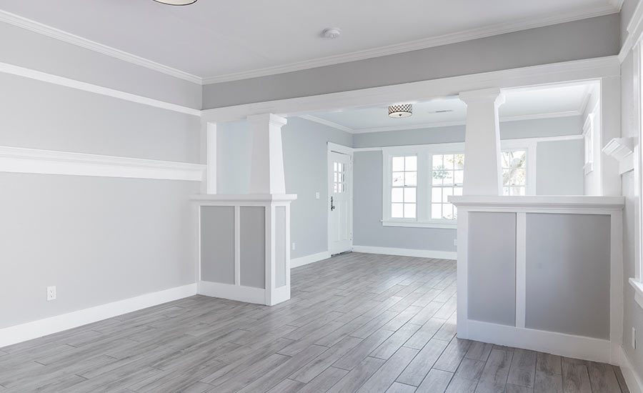 Rénovation intérieure moulures blanches